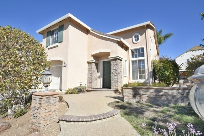 Building Photo - Beautiful and Spacious Evergreen 4 Bedroom 2.5 Bath Home with Pool!