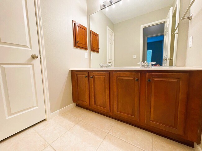 Building Photo - 19806 Shavon Springs Dr