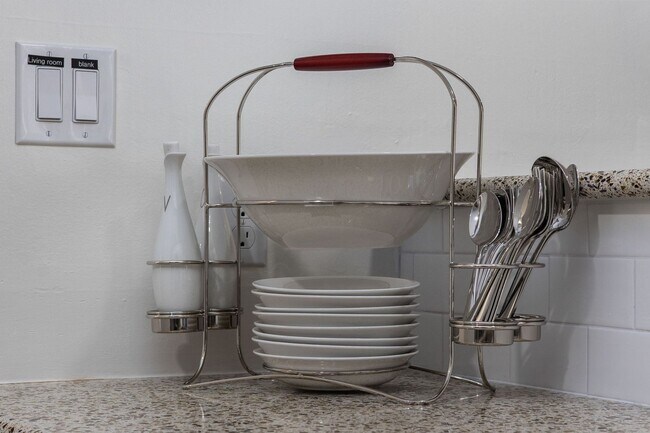 Building Photo - All Inclusive Seasonal Rental Available Oc...