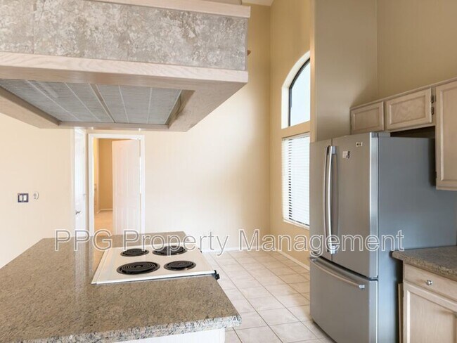 Building Photo - 5517 W Aster Dr