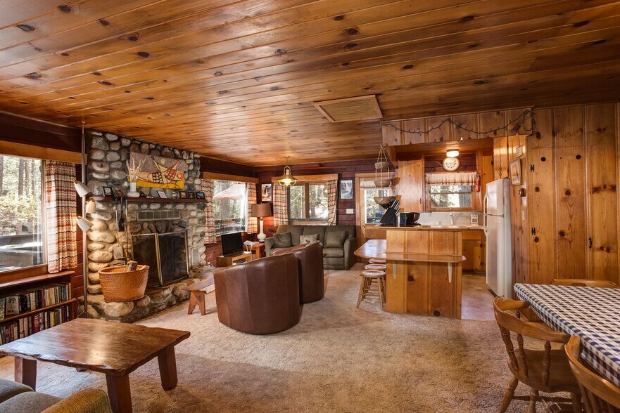 Building Photo - 8056 Chilnualna Falls Rd