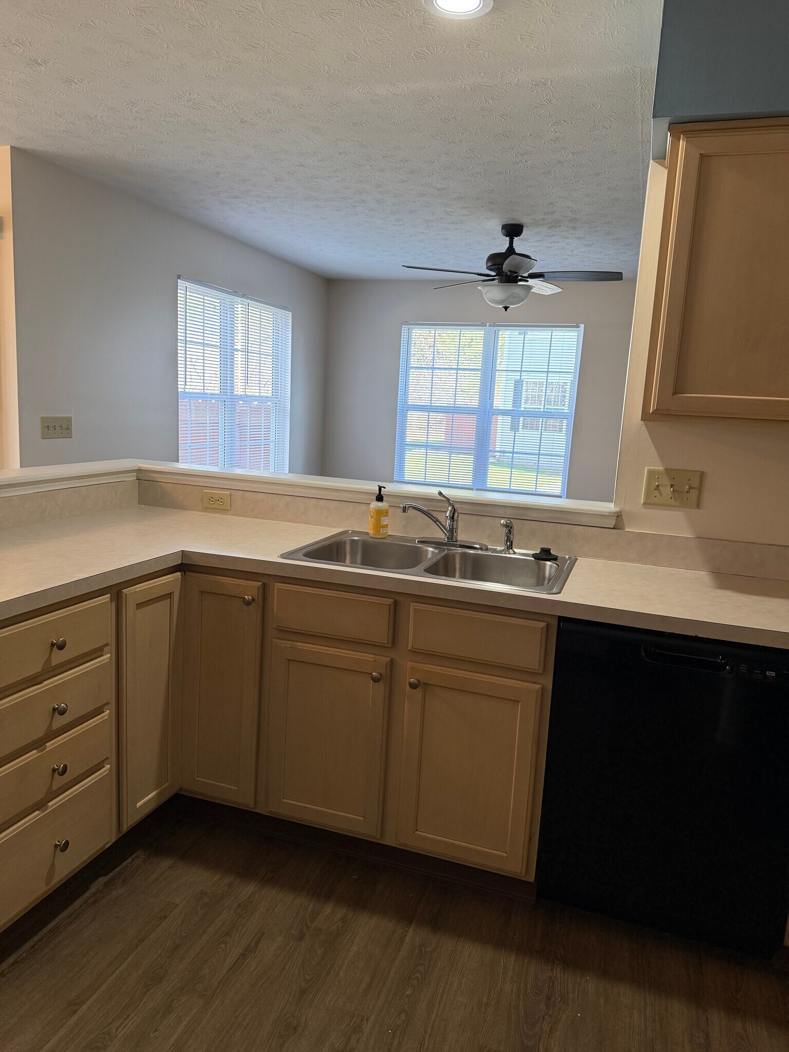 Kitchen - 23172 Grist Mill Ct