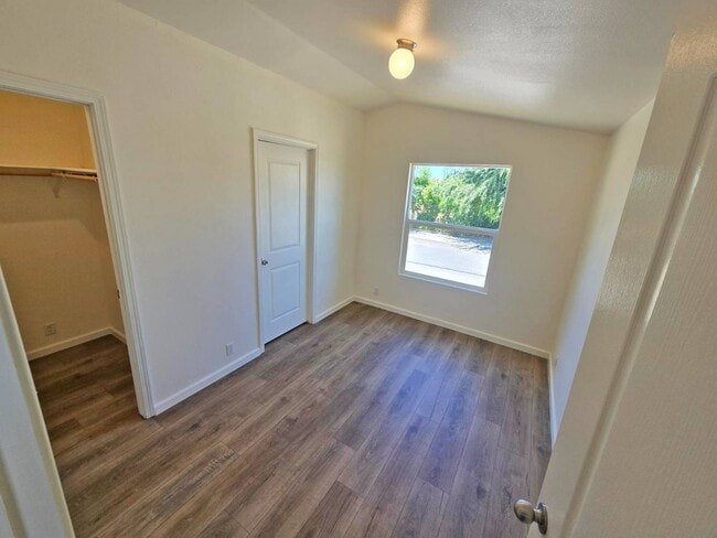 Building Photo - 1342 Hannah Ave