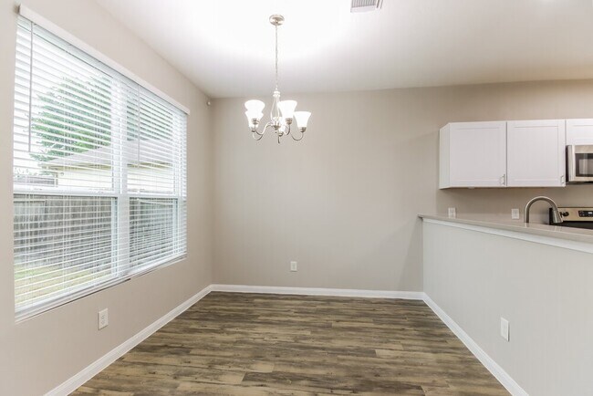 Building Photo - 10122 Berrypatch Ln