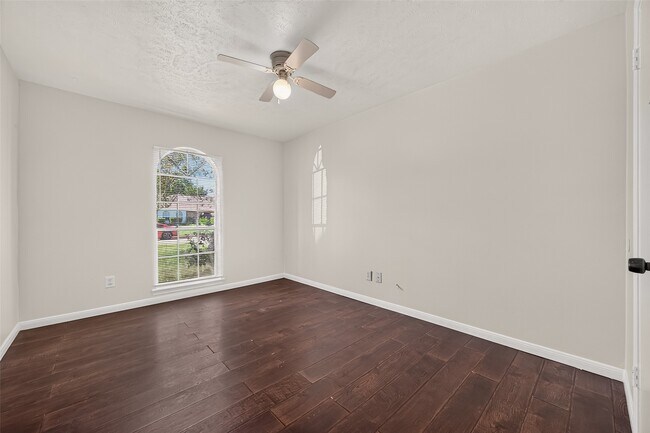 Building Photo - 9850 Sagebud Ln
