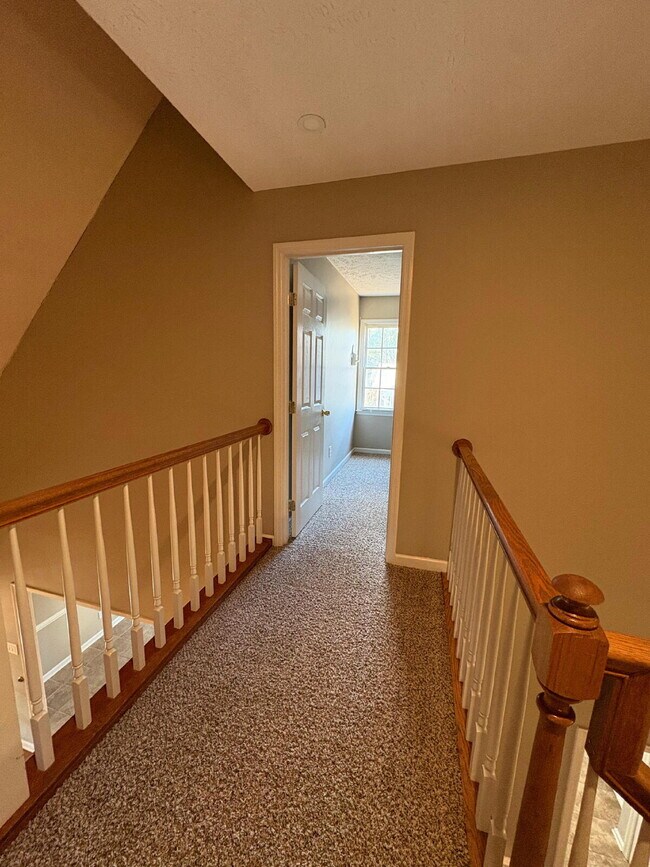 Building Photo - Beautiful executive home, in desirable neighborhood close to schools and Fort Bragg