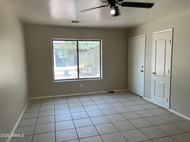 Building Photo - 4015 N Estrella Rd