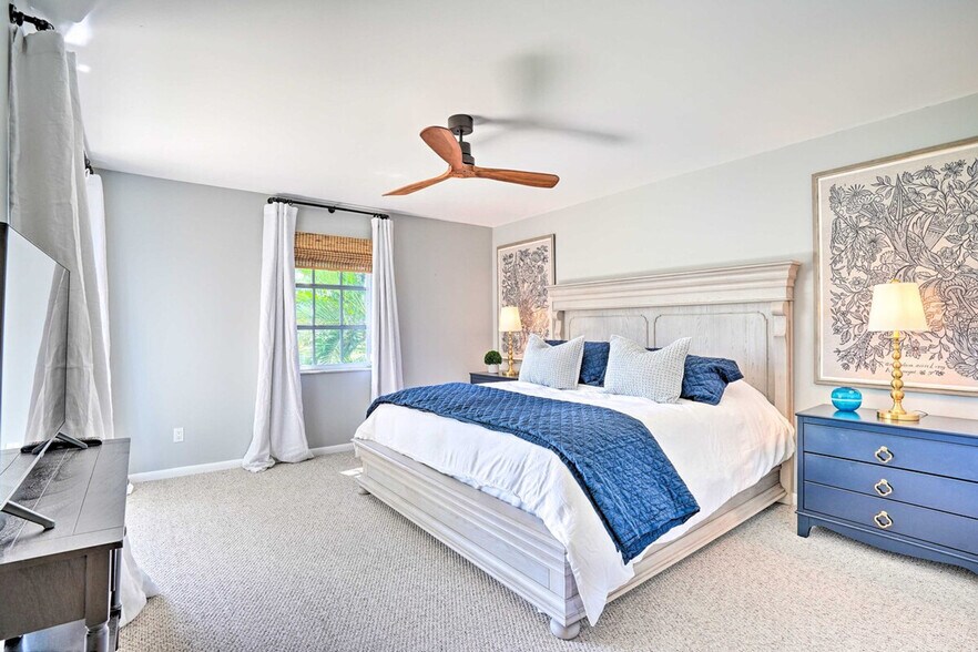 Building Photo - 215 Bobolink Way