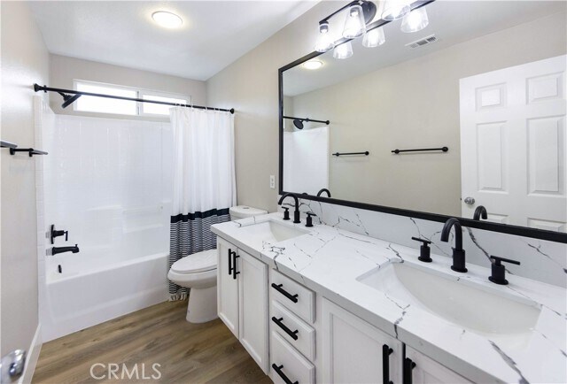 Building Photo - 13640 Silver Stirrup Dr