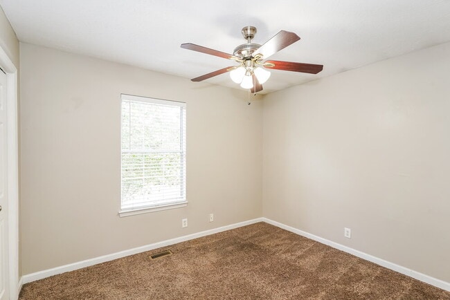 Building Photo - 914 Celeste Ct