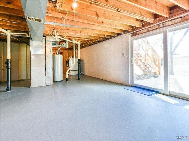 Building Photo - 2 Sunny Forest Ct