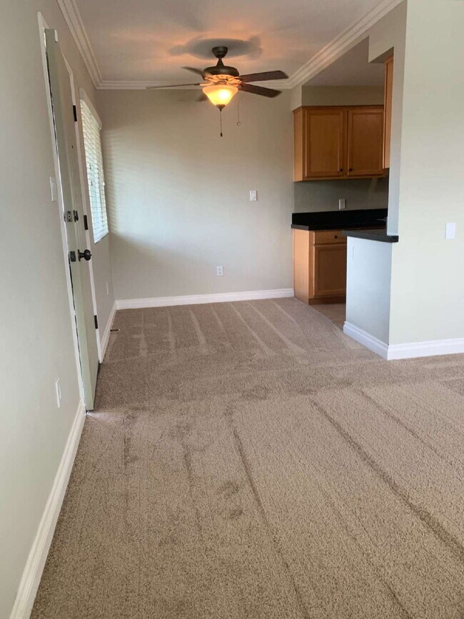 Building Photo - $2,400 - 1 Bed / 1 Bath Charming Condo in Hillcrest