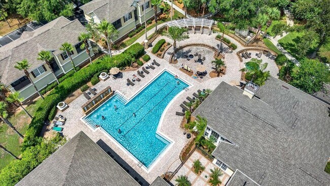 Building Photo - 10201 Courtney Palms Blvd