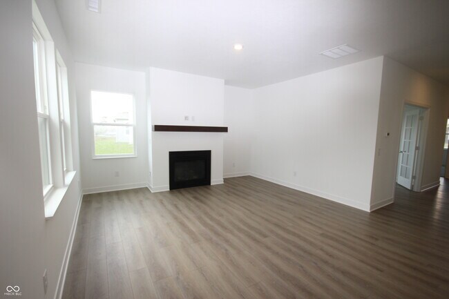 Building Photo - 7291 Standish Ln