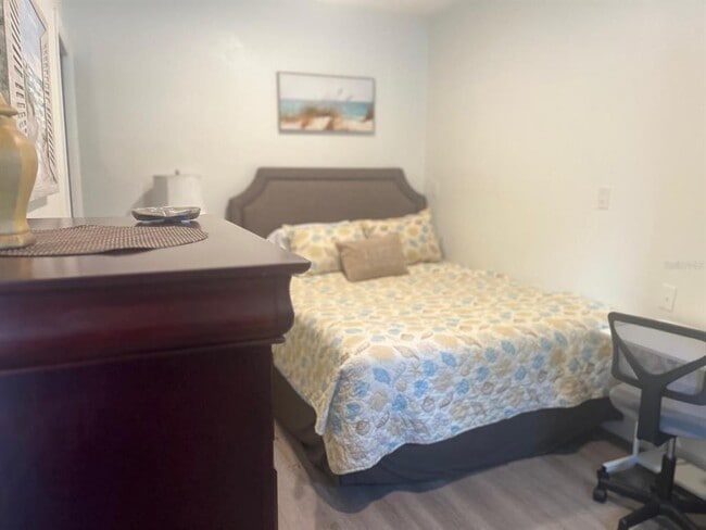 Building Photo - 320 Orange Ave