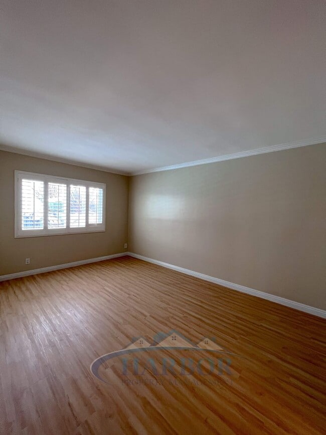 Building Photo - Beachside Charm – 2 Bed, 2 Bath.
