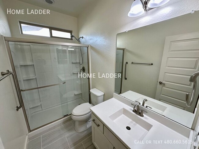 Building Photo - 3133 N Loma Vista