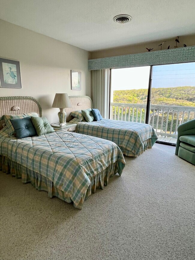 Building Photo - 535 Salter Path Rd