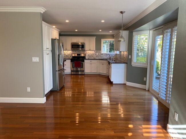 Building Photo - 5841 Charter Oaks Dr