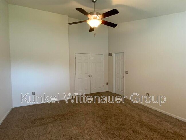 Building Photo - 2923 Harvest Meadow Dr