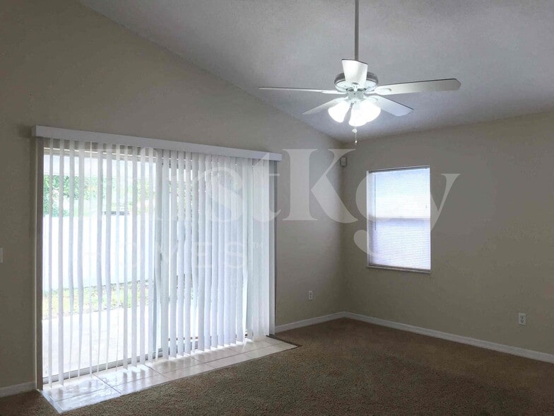 Building Photo - 601 Celito Dr