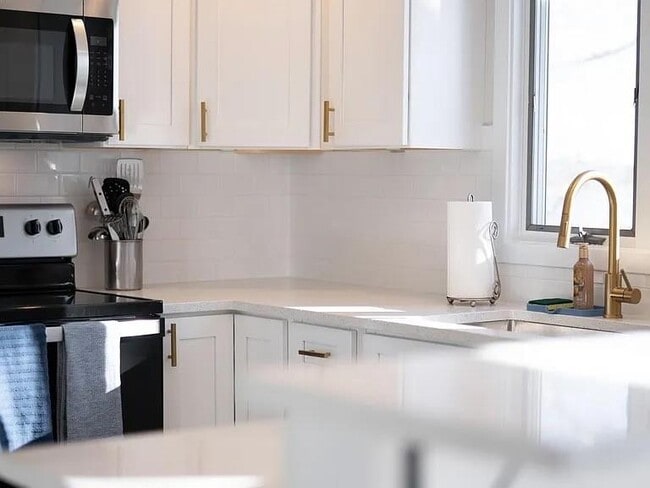 Building Photo - 262 Woodhill Rd