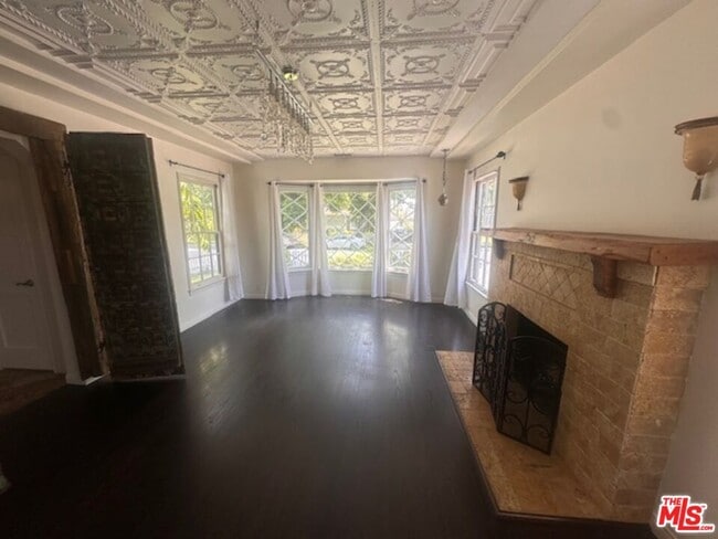 Building Photo - 4715 Camellia Ave