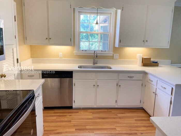 Building Photo - 1203 Countryside Dr