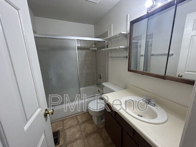 Building Photo - 6620 Lotus St