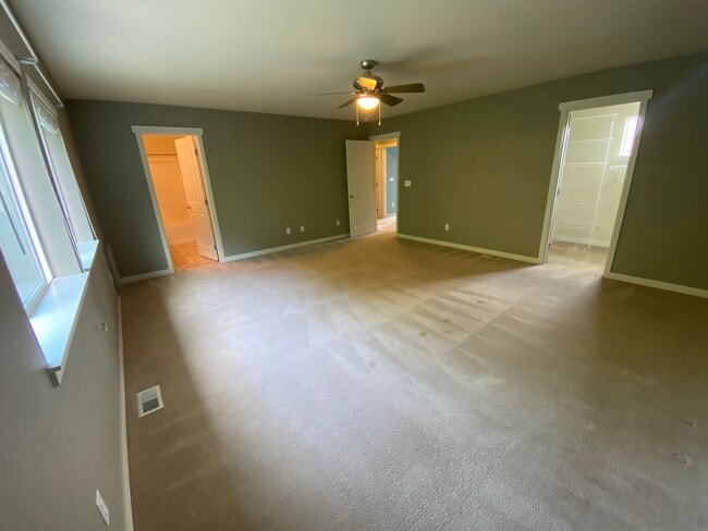 Building Photo - DuPont home with greenspace views, fenced ...