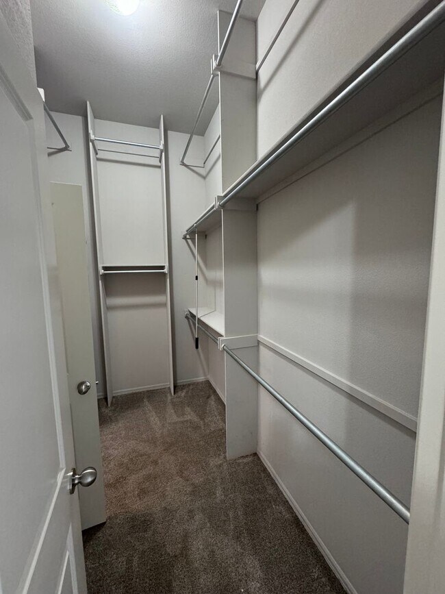 Building Photo - Lovely Southern Reserve 3 Bed 2 Bath - Jen...