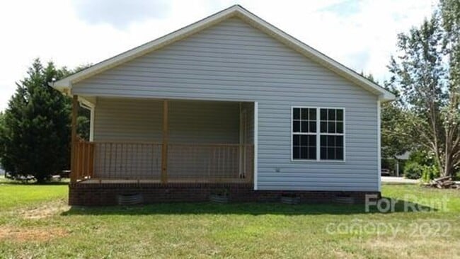 Building Photo - 3 Bedroom home in CreekSide Village