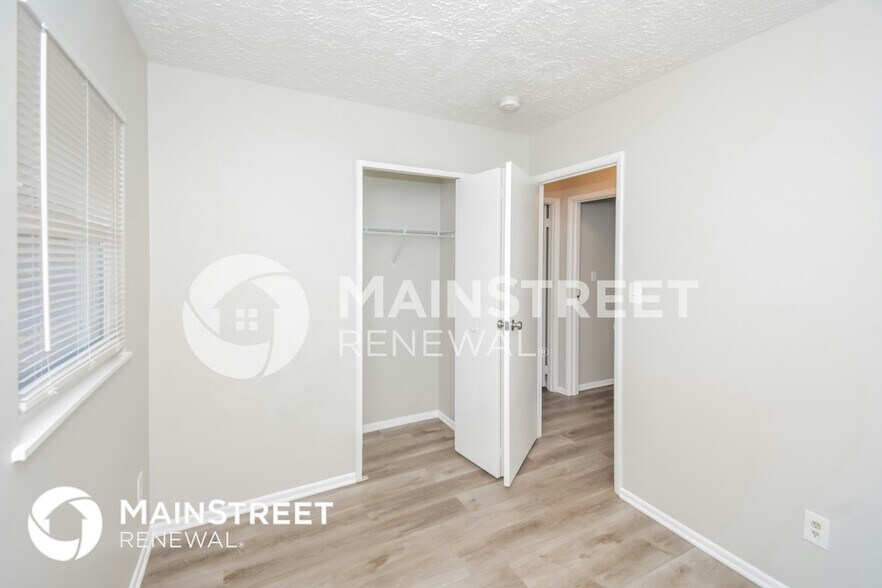 Building Photo - 9413 Rochelle Dr