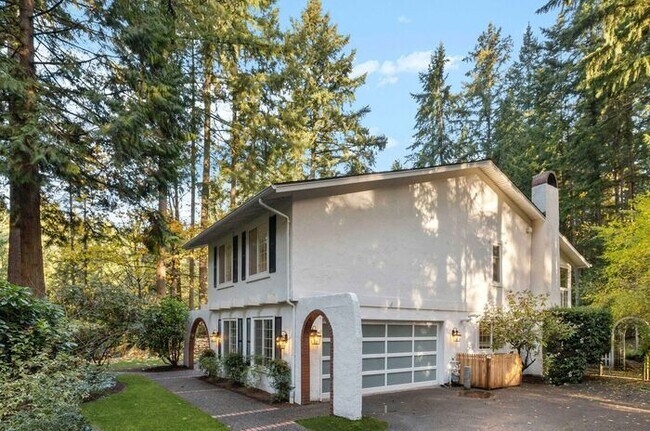 Building Photo - Stunning Private AIR CONDITIONED Dream Home in Coveted Bridal Trails