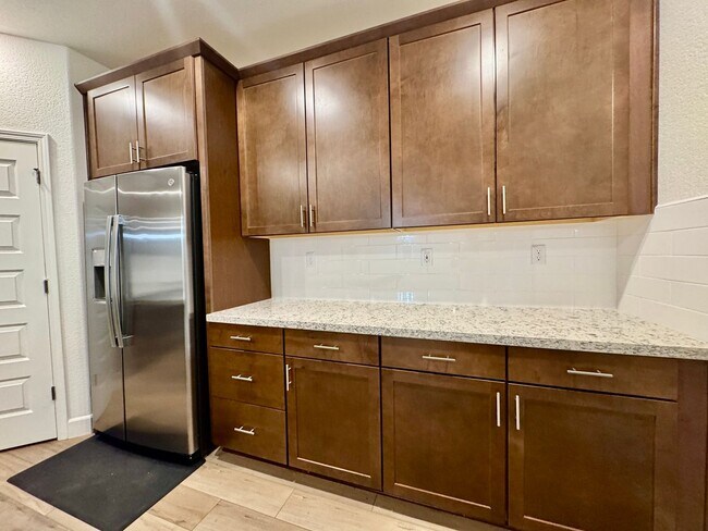 Building Photo - AVAILABLE 08/01/2026 3 YEARS NEW, BUILT BY LENNAR HOMES, 4 BED, 3 BATH, 2 CAR GARAGE