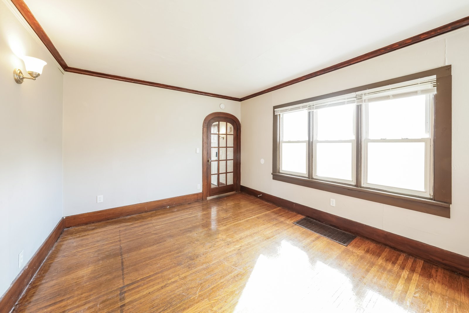 Building Photo - 206 Grafton St