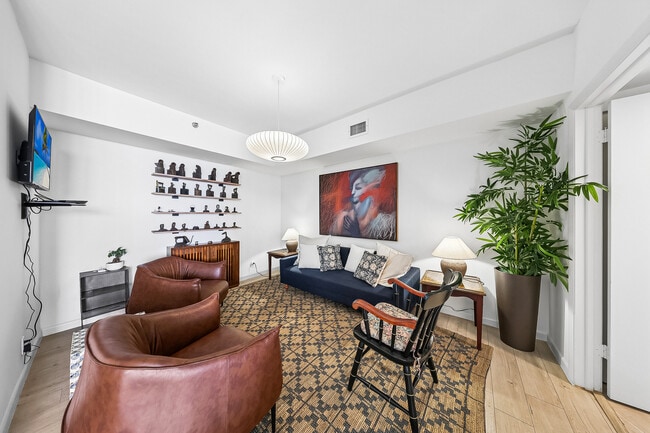 Building Photo - 20281 E Country Club Dr