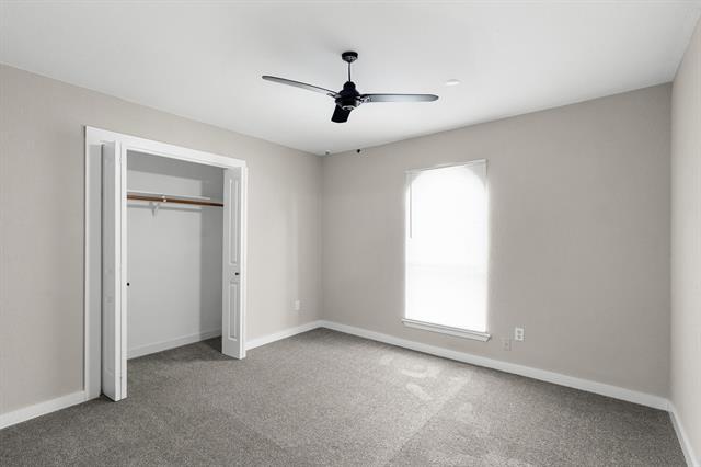 Building Photo - 1002 Wembley Rd