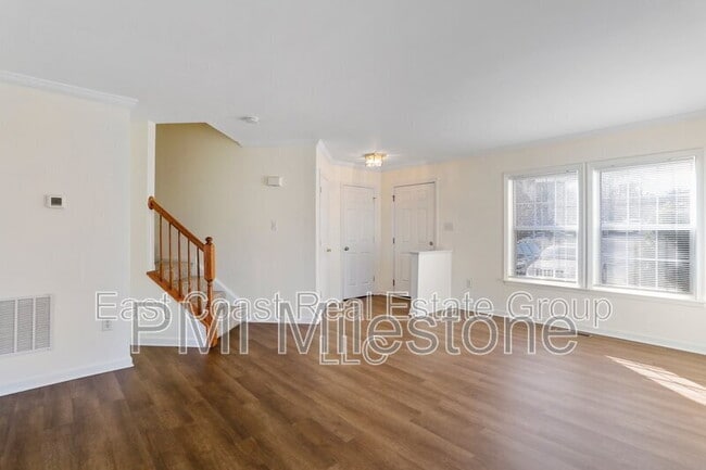 Building Photo - 91 Grindstone Dr