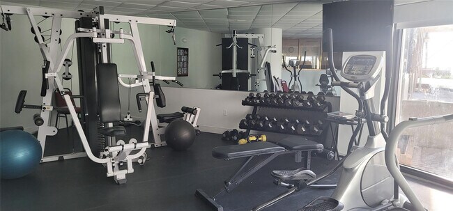 Building Photo - 3800 Galt Ocean Dr