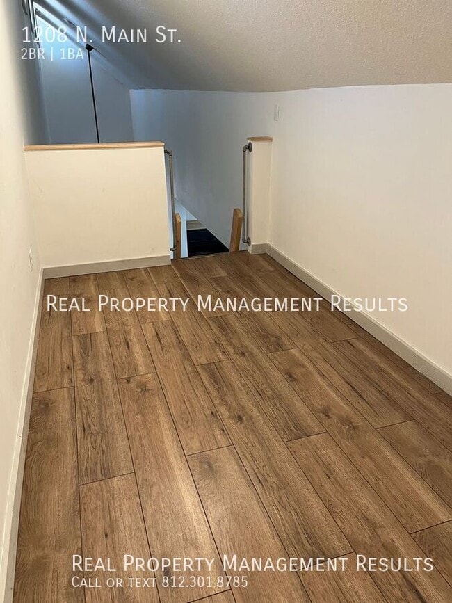 Building Photo - 1208 N Main St