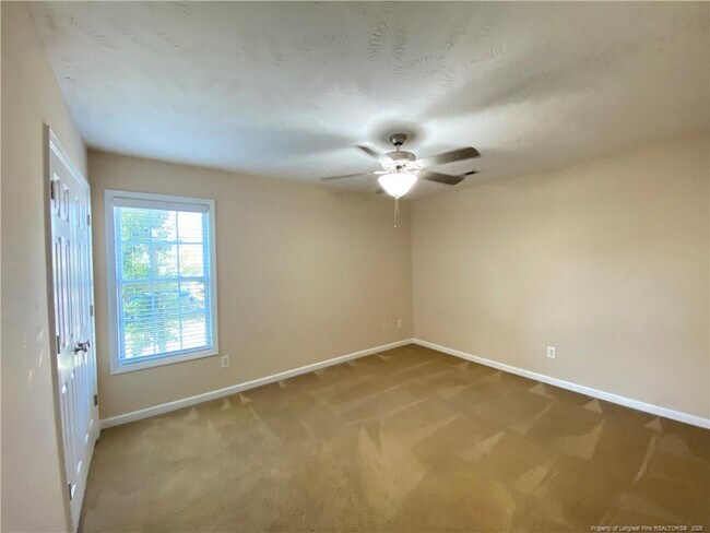 Building Photo - 89 Person Ct