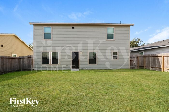 Building Photo - 10083 Cerritos dr