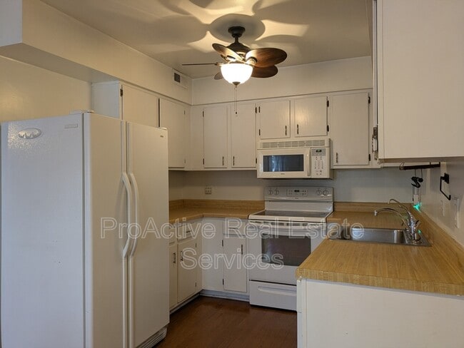 Building Photo - 1326 W Ocean View Ave