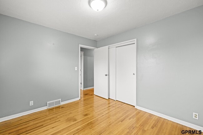 Building Photo - 105 Hillside Dr