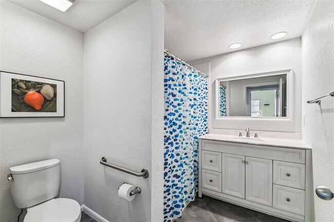 Building Photo - 2421 W Horatio St