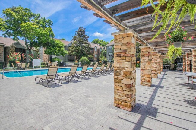 Building Photo - 2500 Winding Creek Blvd