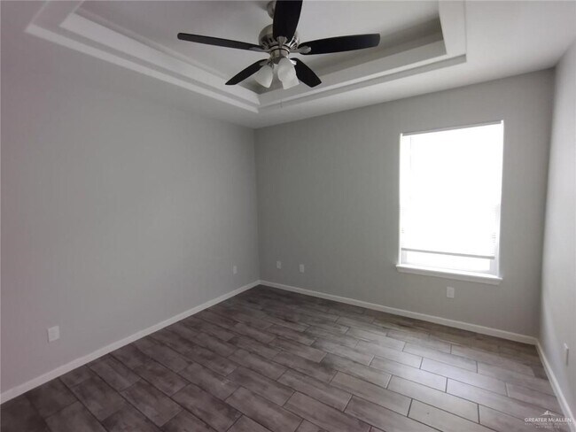 Building Photo - 2012 Summerland Ln