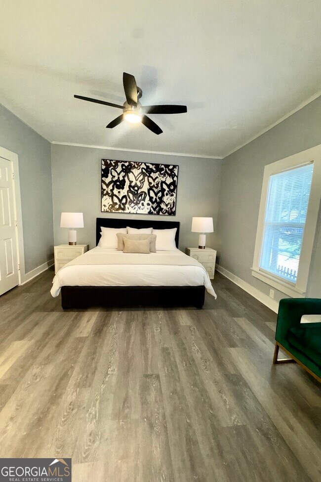 Building Photo - 2134 Main St NW