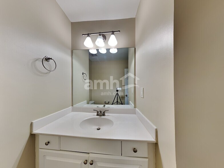 Building Photo - 2528 Howell Farms Way NW